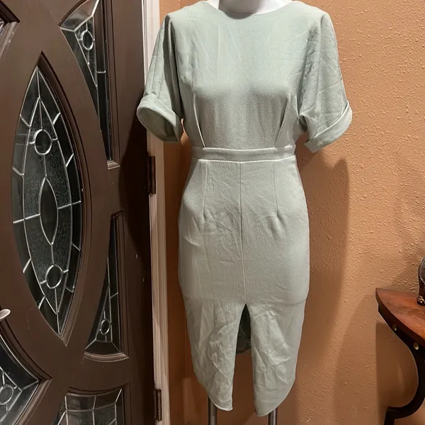 Asos mint green short sleeve midi dress nwt - Image 2