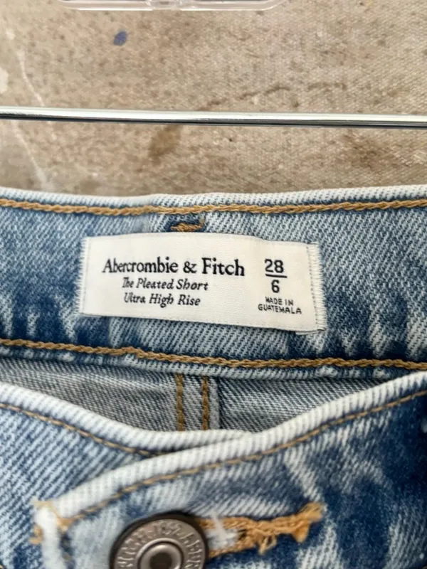 Abercrombie and Fitch the Pleated Ultra High Rise Jean Shorts - Image 3