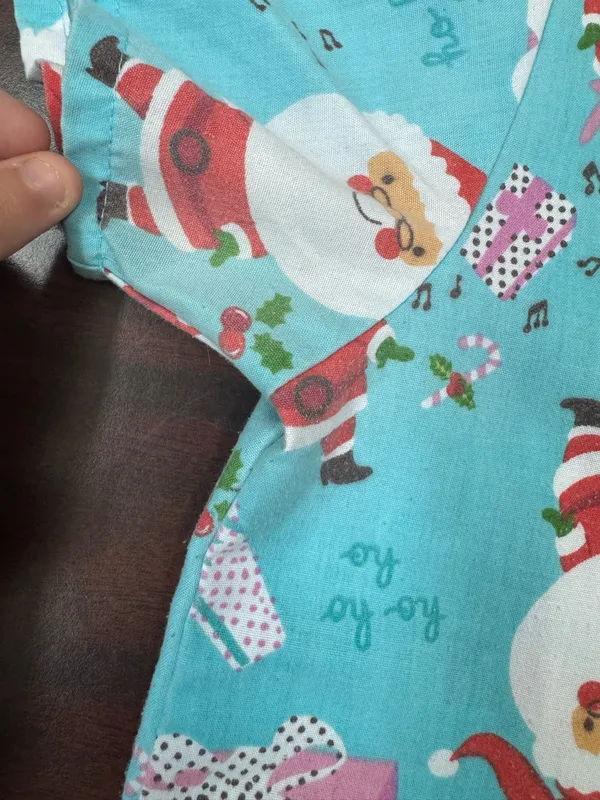 Just Love Christmas Short Sleeve Scrub Top Size Small - Image 3