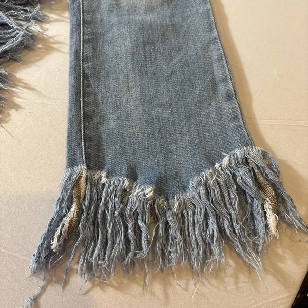KanCan Junior's 5/26‎ Jeans Blue Denim Mid Rise Medium Wash Straight Fringe Hem - Image 5