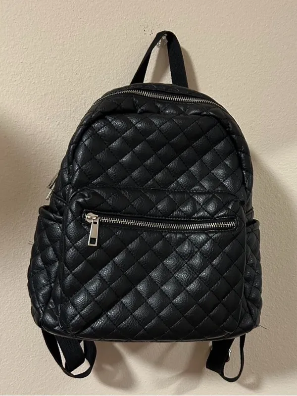 Quilted Black Women's Backpack with Front Zip Pocket - Image 6