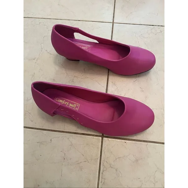 Comfort-Well by Beacon Fuchsia Low Block Heel Side Cutout Gold Accent Size 8W - Image 2