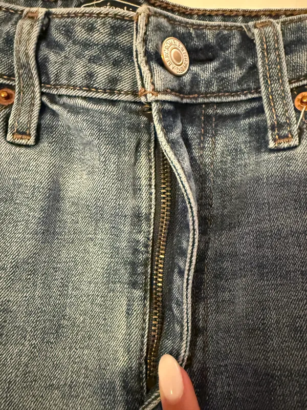 Abercrombie High-Rise Jean Shorts - Image 4