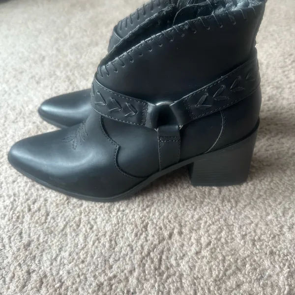 Frye and Co Black Cowgirl Booties Size 8 - Image 3