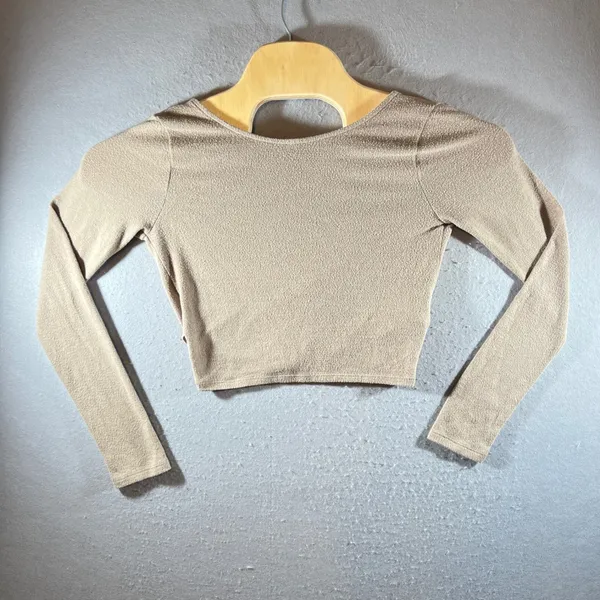 979 | Alo Yoga Alosoft Serenity Wrap‎ Crossover Crop Top Tan Women Small - Image 2