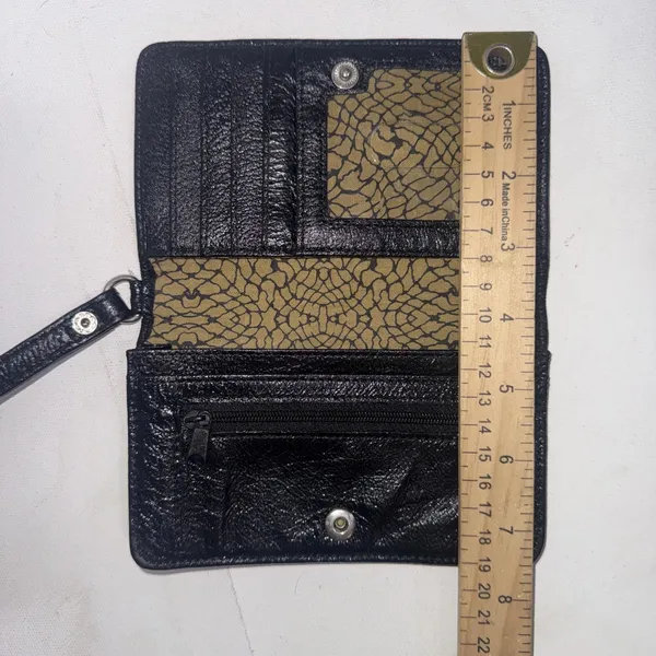 Vintage HOBO INTERNATIONAL Black Patent Leather Folding Wristlet Clutch Wallet - Image 13