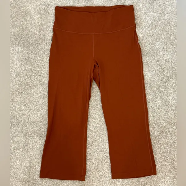 Lululemon Groove Super High Rise Crop Size 14 - Image 3