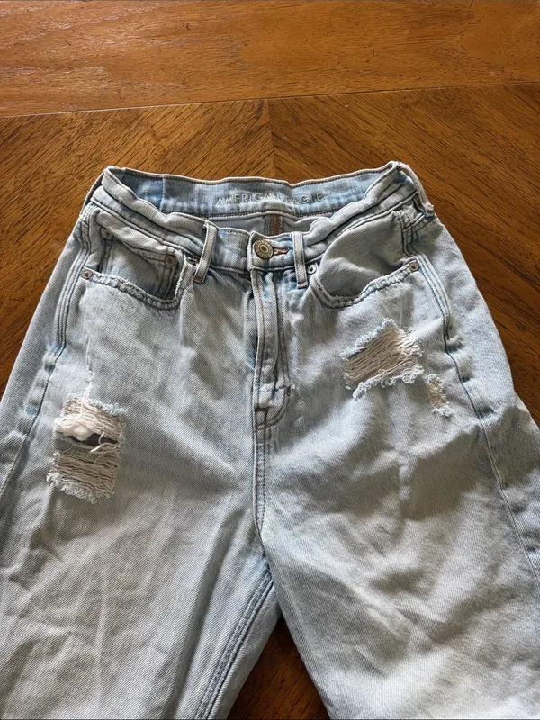 American Eagle High Rise 90s Girlfriend Jeans - Image 3