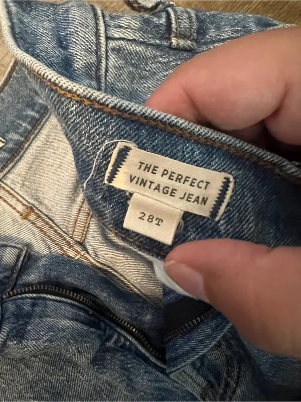 Madewell the perfect vintage Jean size 28T - Image 9