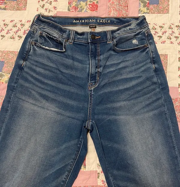 American Eagle Ripped Mom Jeans - Image 3