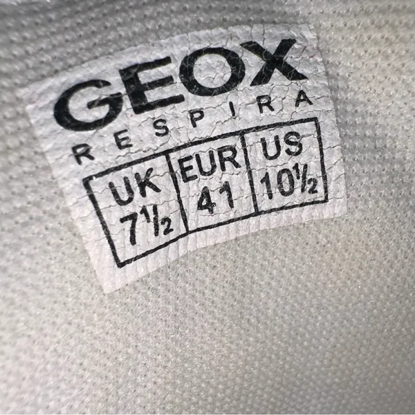 GEOX Respira Women’s Metallic Silver‎ and Gray Wingtip Sneaker Size 10.5/EU 41 - Image 8