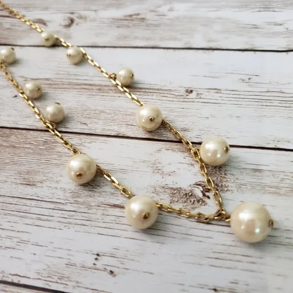 Vintage Necklace - 23" Gold Tone & Faux Pearl Statement Necklace - Image 6