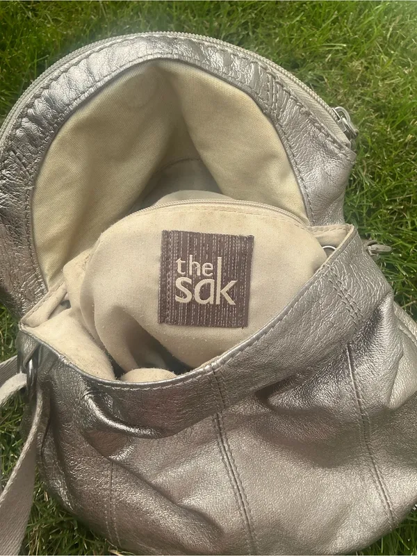 THE SAK Metallic Silver Crossbody Bag - Image 11