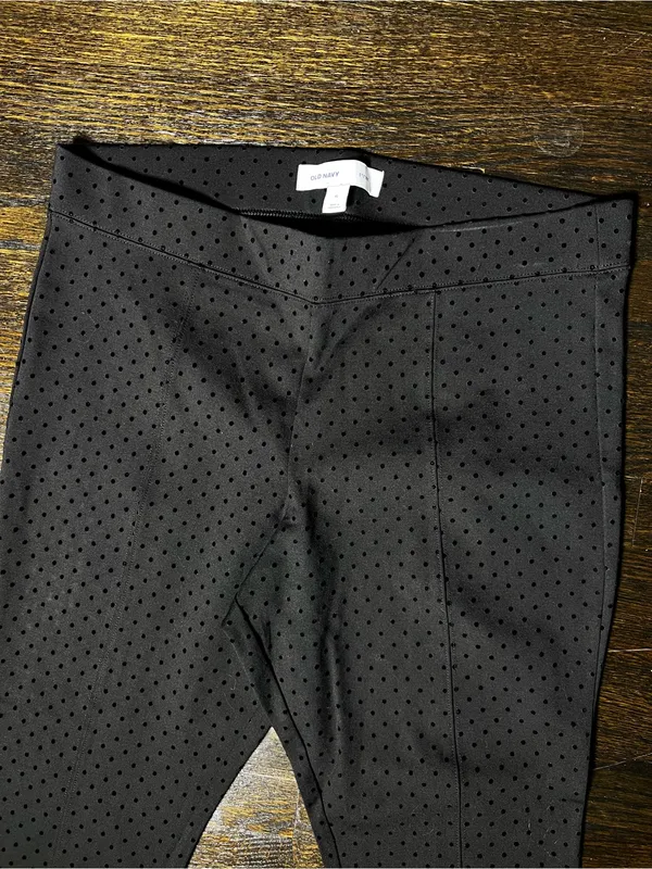Old Navy Stevie Flocked Black Dot Skinny Leg Pants Size XL - Image 4