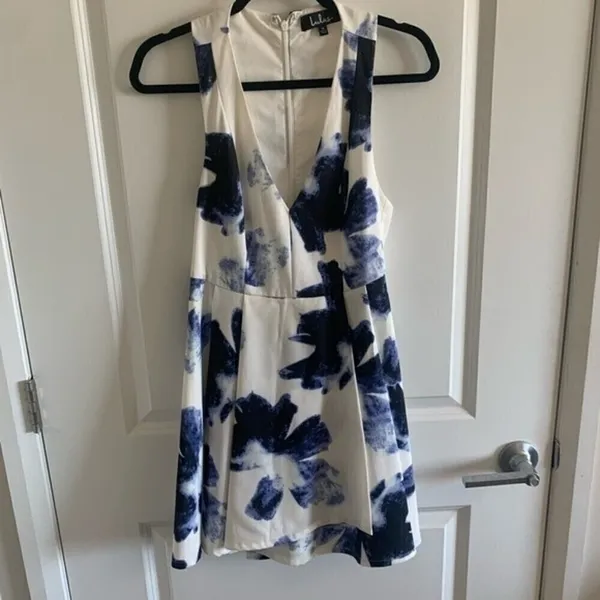 LULU’S Seeing Chic Floral V-Neck Dress Size S - Image 15