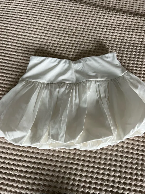 SHEIN White Balloon Mini Skirt - Image 3