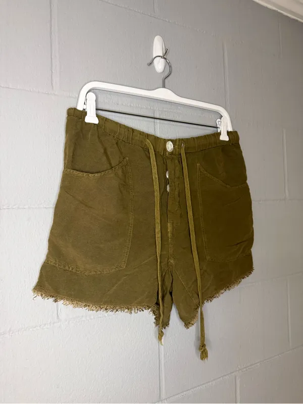 Free People Tomboy Linen Blend Raw Hem Drawstring Shorts in Army Green Sz Small - Image 3