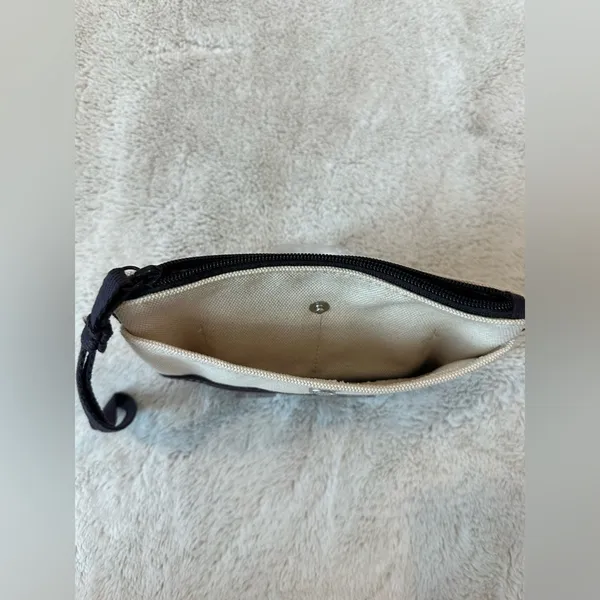 Lands’ End Off-White & Blue Wristlet – 100% Cotton – 7.5″ × 5.5″ - Image 4