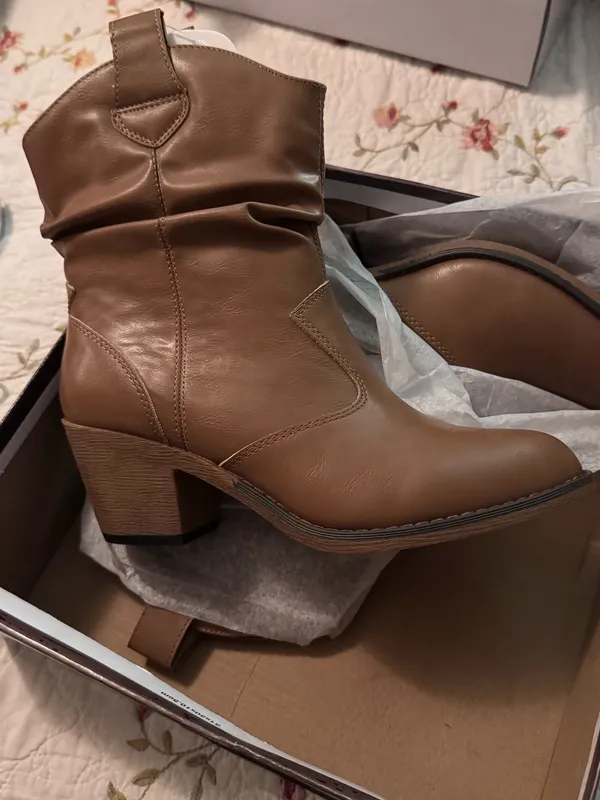Brown boots Size 7 - Image 2