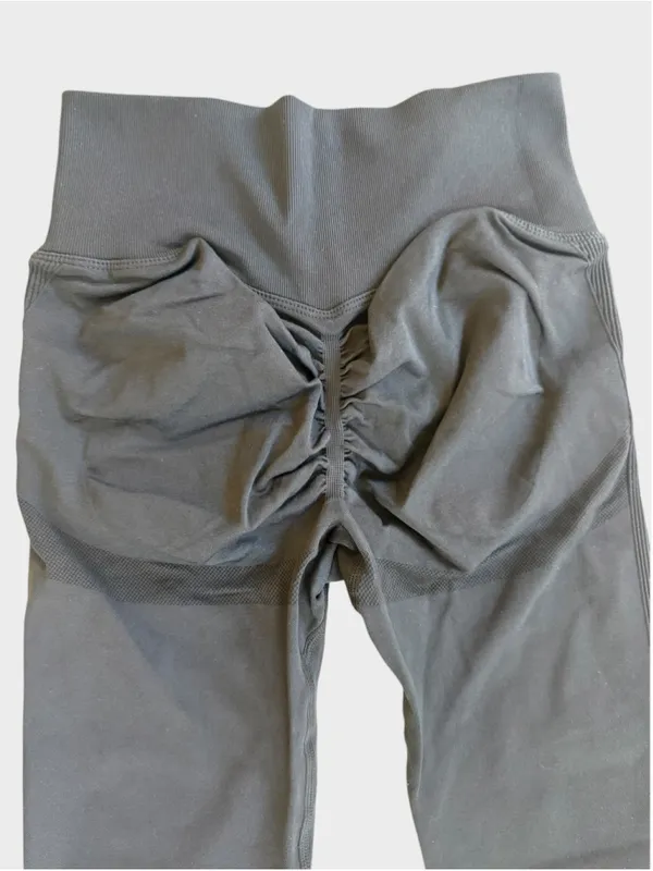 Halara Seamless Flow Scrunch Butt Side Ribbed Butt Lifting Leggings - Image 2
