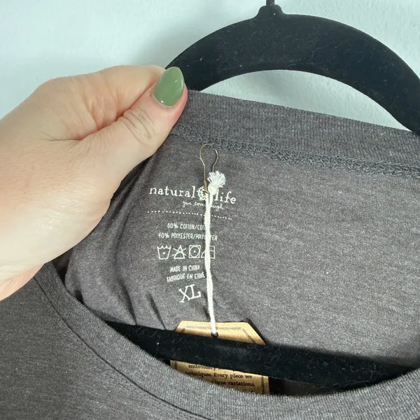 Natural Life 'Live Happy' Floral Grey T-Shirt Cotton Boho Graphic NEW Womens XL - Image 4