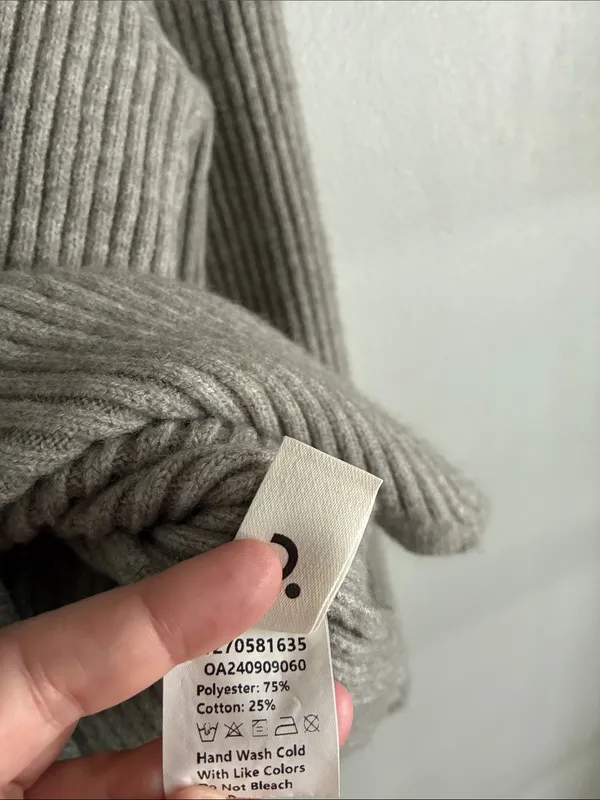 Common Sense Gray Ribbed Knit Cardigan M Gold Button Split Hem Fitted Sweater - Image 7