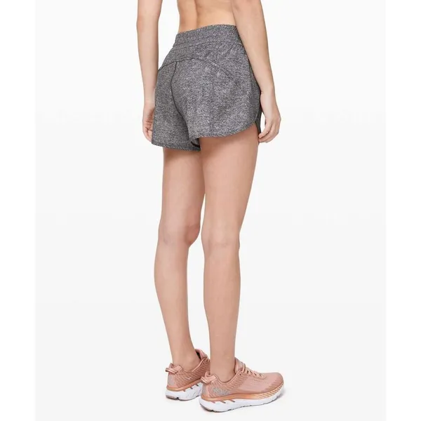 ✨Lululemon Tracker Sz 6 Short V *4"✨ - Image 7