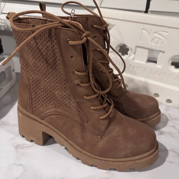Sugar Fabians Brown Heeled Boots Size 8 | Trendy Fall Fashion Essential - Image 10