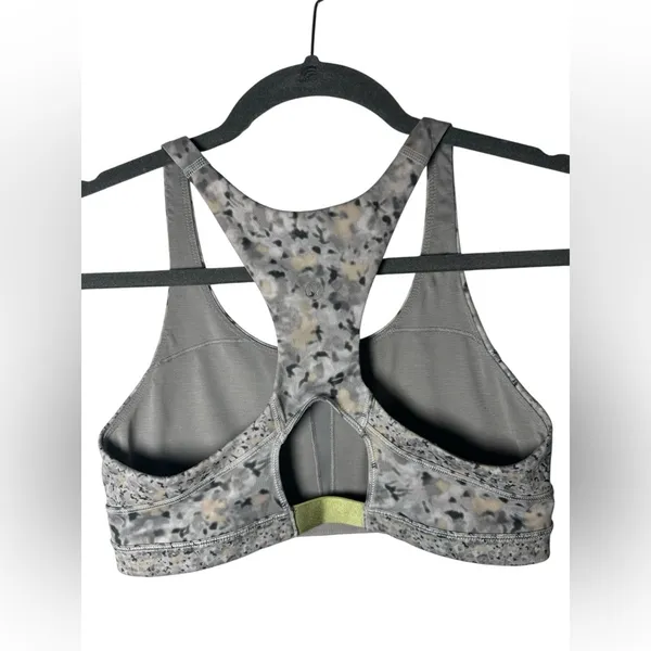 Lululemon‎ Top Speed Bra Size 6 Petite Fleur Silver Spoon Gray Print - Image 6