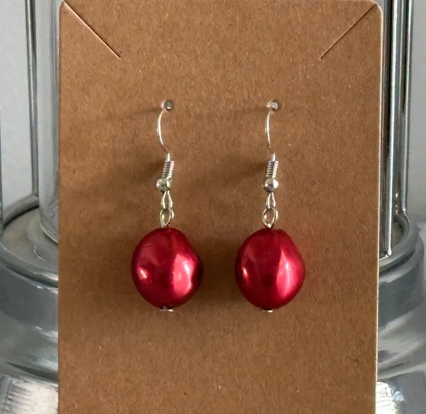 NWT Gorgeous Pearled Red Faux Fresh Water Pearl Bead Drop Earrings - Image 4
