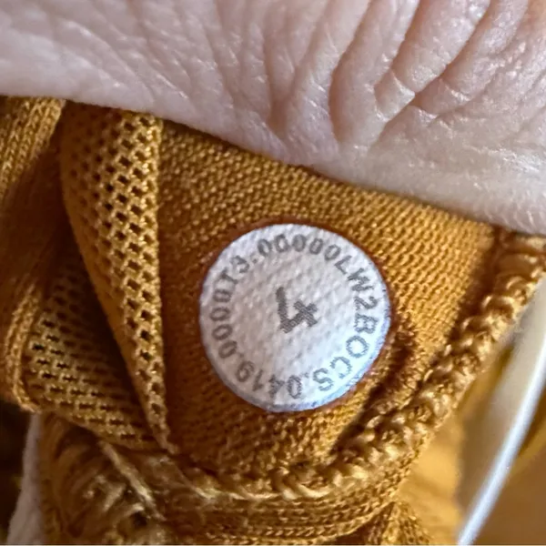 LULULEMON‎ New Ambition Sports Bra Fools Gold / Light Ivory Size 4 - Image 7