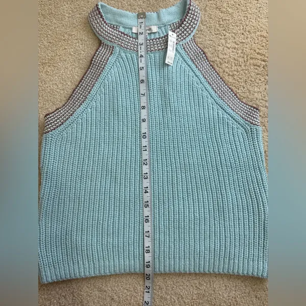 Madewell blue knit crochet halter top with open shoulders in size medium - Image 7