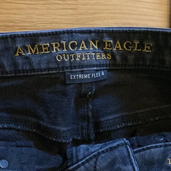 American Eagle Extreme Flex jeans-blk frayed bottoms. Straight leg. Distressed - Image 3