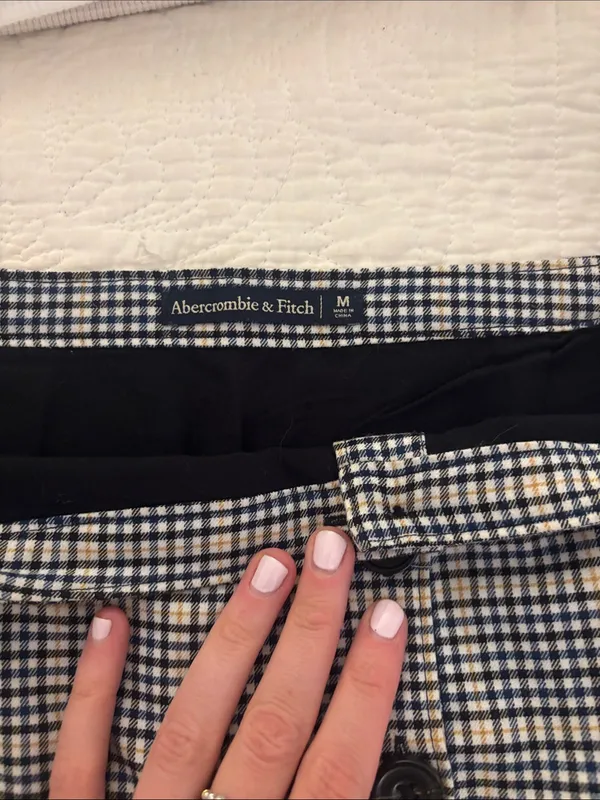 Abercrombie & Fitch Black & White Plaid Button-Front Mini Skirt - Image 2