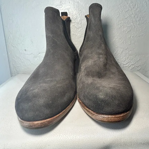 Alberto Fermani Suede Chelsea Boots Dark‎ Gray Block Heel Made in Italy Size 9.5 - Image 4