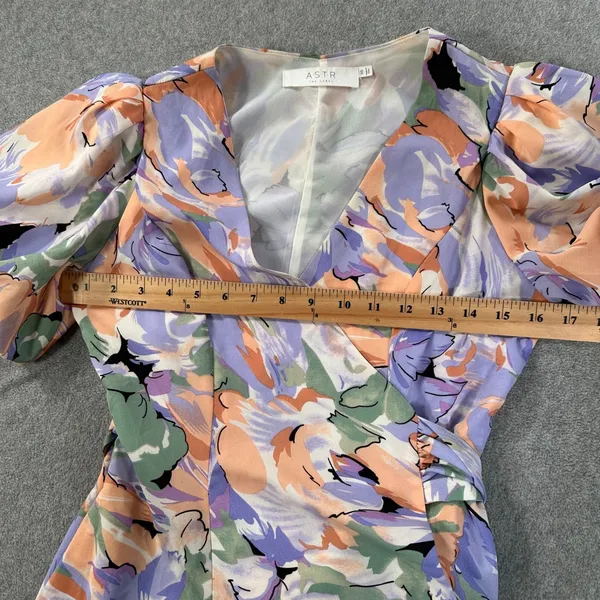ASTR the Label Puff Sleeve Wrap Dress Women's X-Small V-Neck Purple Floral - Image 7