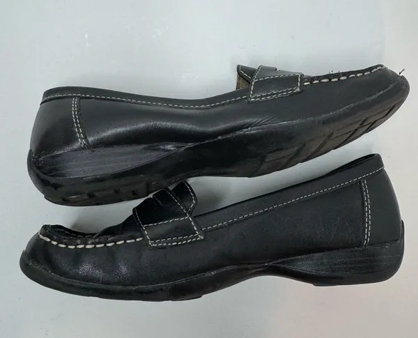 Naturalizer Black Leather Loafers Size 7.5W - Image 5