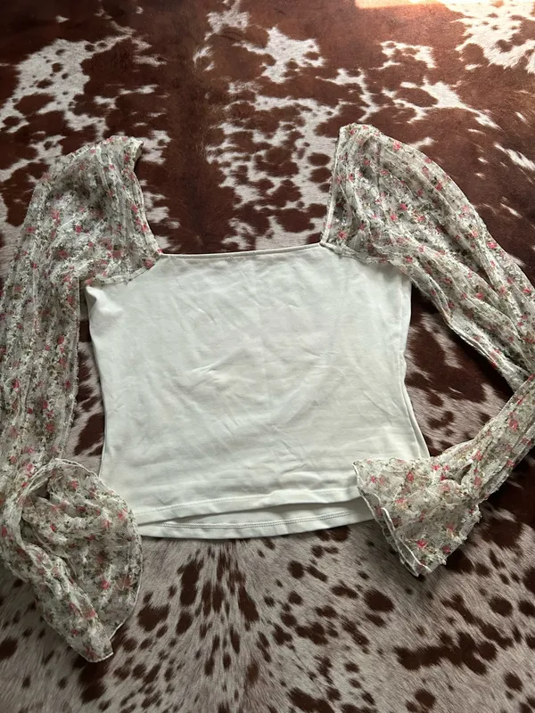 Free People give me butterflies top size small - Image 3