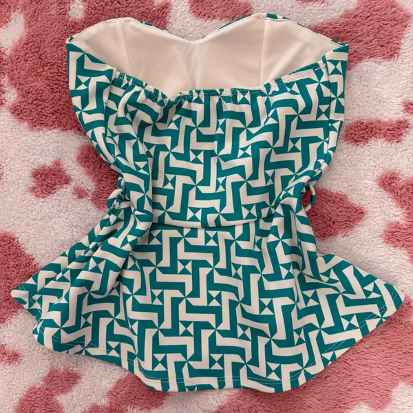 Teal Geometric Strapless Peplum Top w/ Built-In Padded Bra – Snatched Fit | Size S | Euro Summer Vibes 💚 - Image 4
