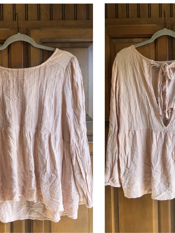 American Eagle smocked blouse. Open back with tie bow. Light pink. Size L - Image 5
