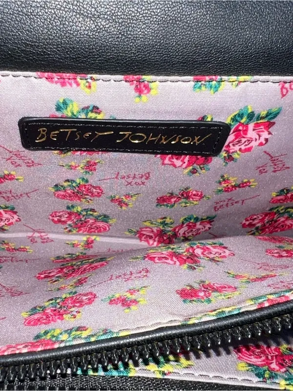 Betsey Johnson Black Vegan Leather Shoulder Bag organized Like a Wallet on Chain - Image 8
