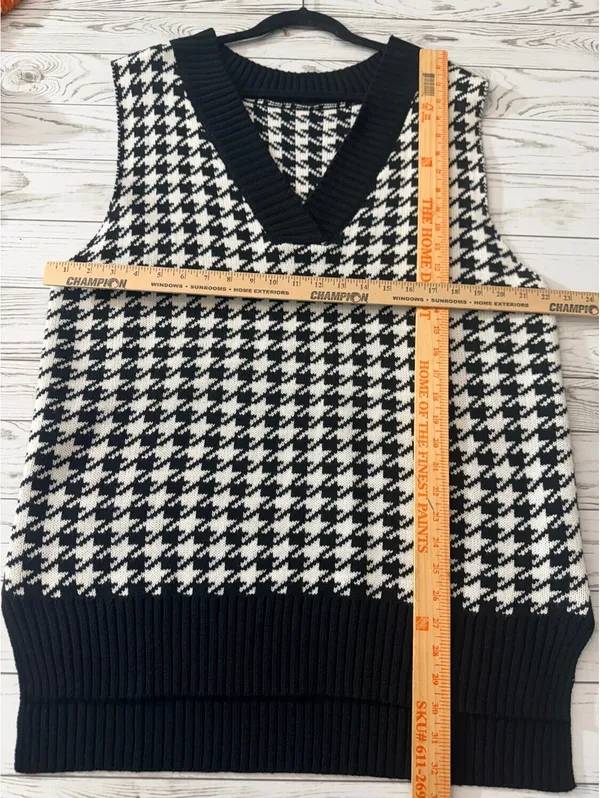Black and White Houndstooth Knit Sweater Vest V Neck Sleeveless Size XL - Image 6