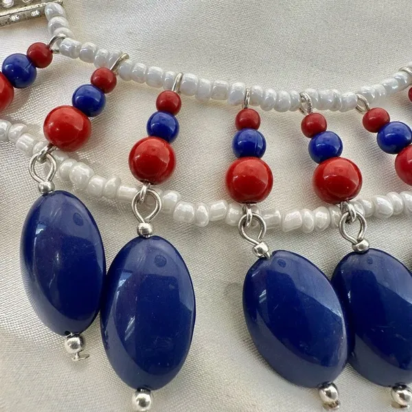 Red white and blue beaded bib necklace - Image 4