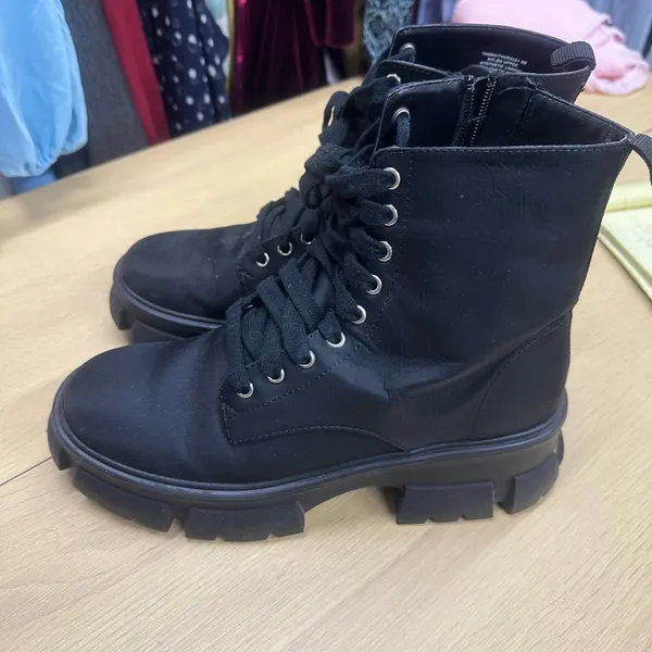 Steve Madden Thora Women’s Black Lace-up Boots Size 9M EUC - Image 5