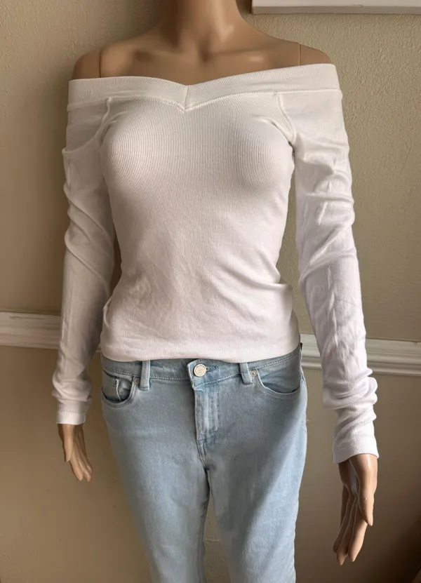 Urban Outfitters NEW TOP MEDIUM NWOT - Image 3