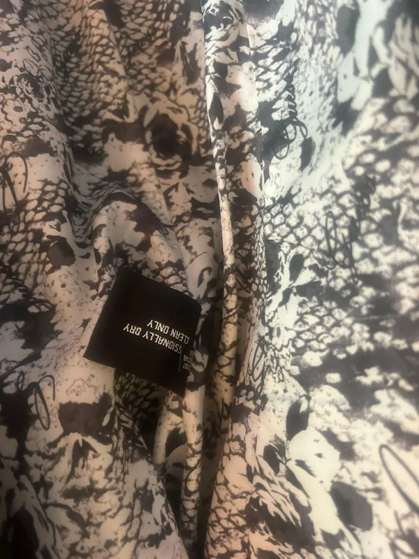 Black Windbreaker Jacket With Removeable Good Woman’s Size S - Image 6