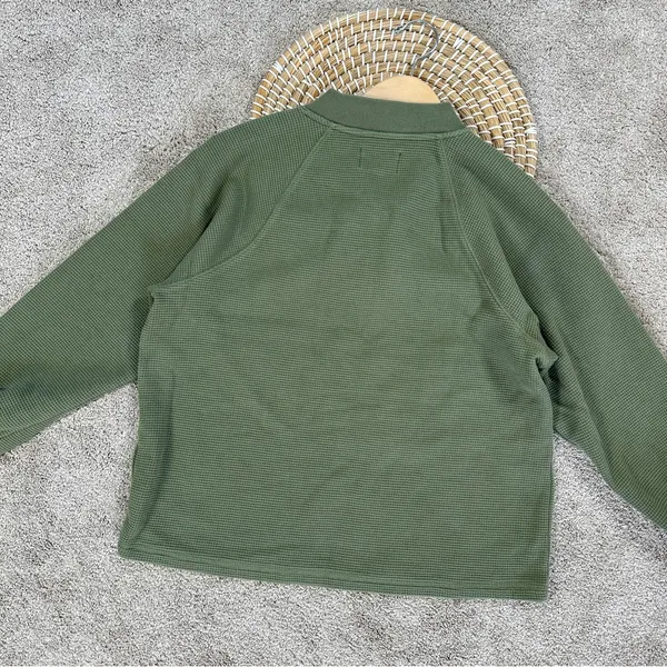 Madewell Women’s MWL Textured Waffle V-Neck Henley Sweatshirt in Faded Palm M - Image 7