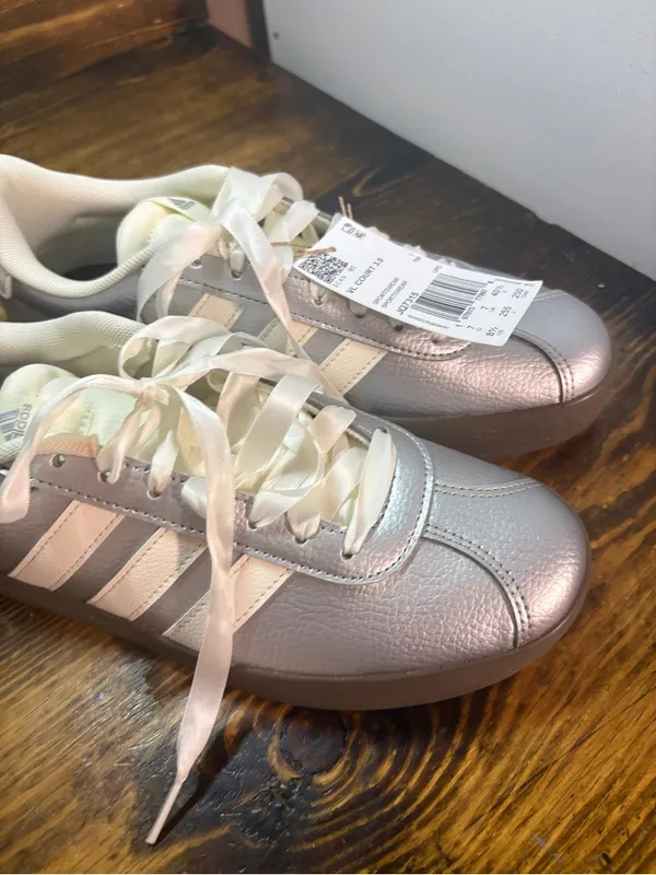 Adidas silver metallic VL8 court 3.0 sneakers size 8.5 - Image 3