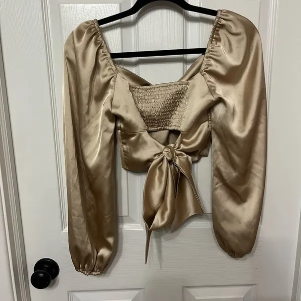 Petal & pup satin cropped‎ blouse champagne size XS - Image 5