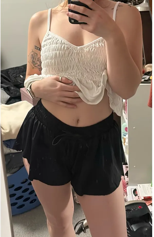 tiktok boutique athletic flowy shorts Black - Image 3